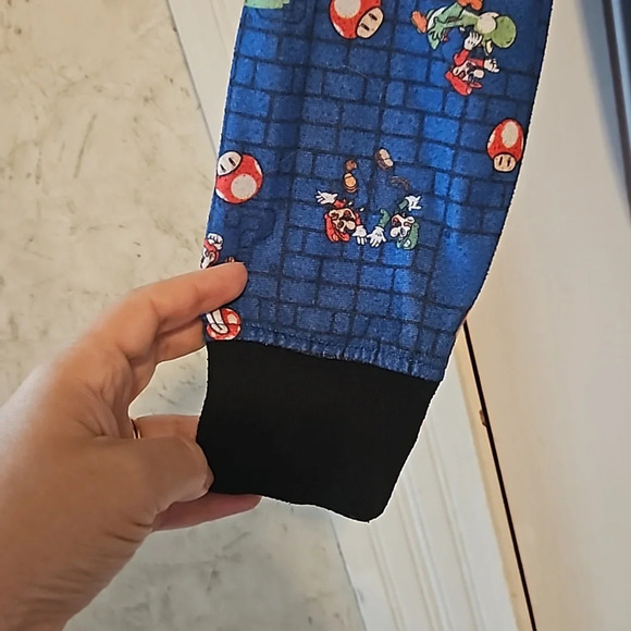 Nintendo Super Mario Hooded Zip-Up Sweatshirt with Pockets - Picture 2 of 10